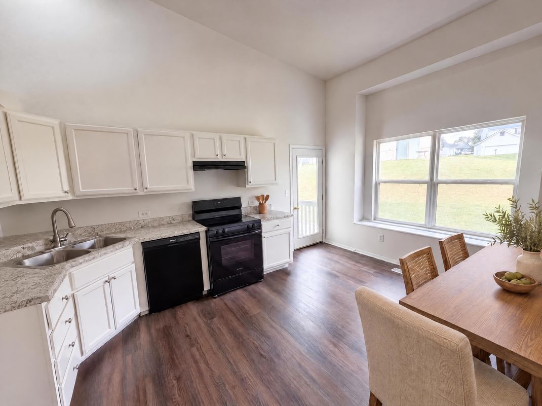 Property photo 2 of 14417 Cape Charles Ct