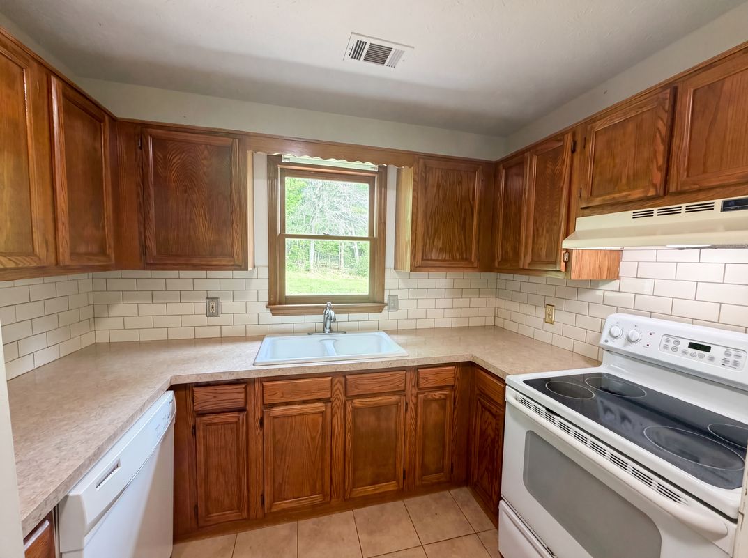 Property photo 2 of 1514 Willow Gate Way