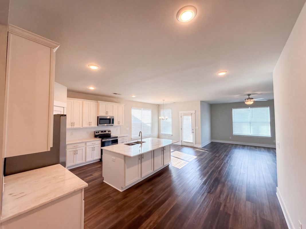 Property photo 2 of 213 Snapdragon Dr
