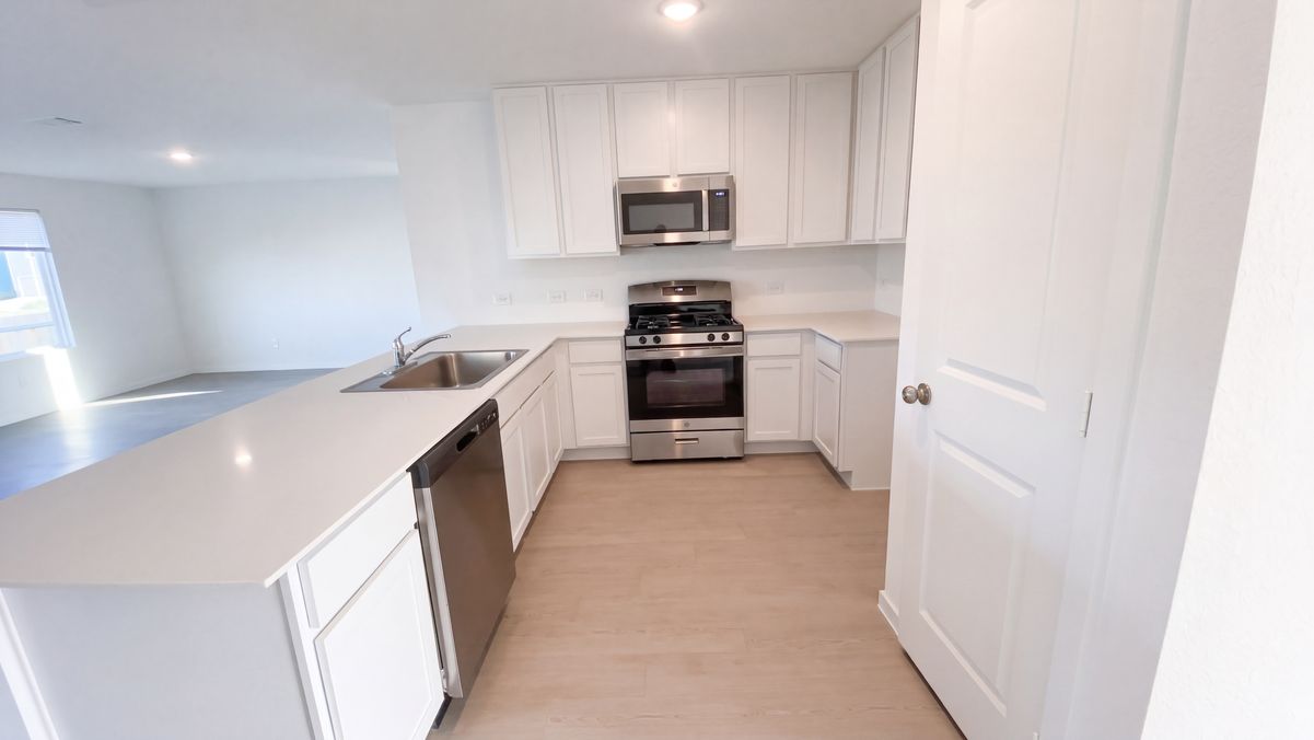 Property photo 2 of 618 Paul Cyn