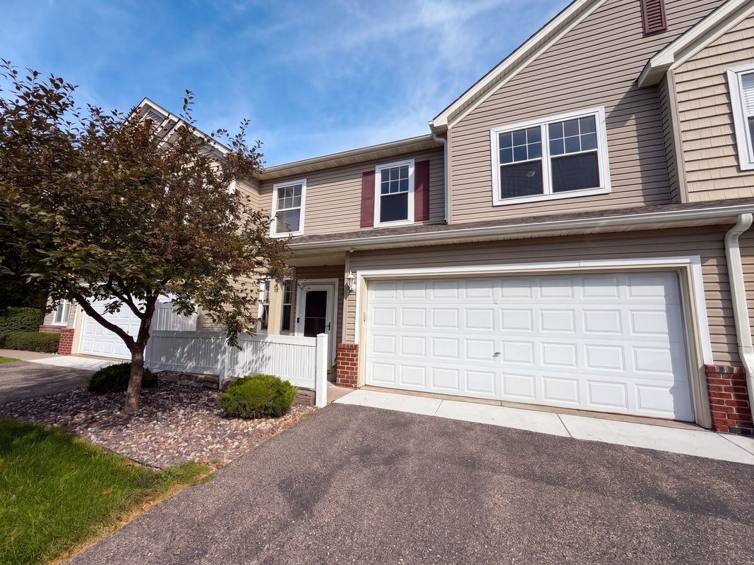 Property photo 1 of 5070 Holly Ln N Unit 6