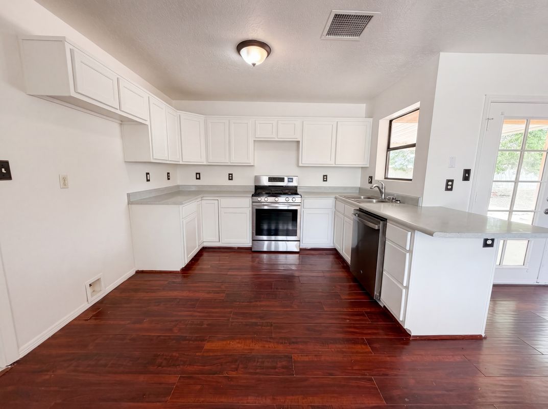 Property photo 2 of 14 Milton Loop