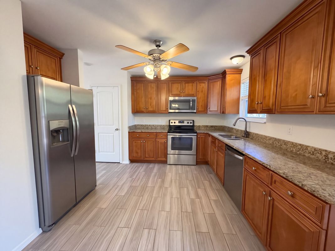Property photo 3 of 897 Stone Gate Dr