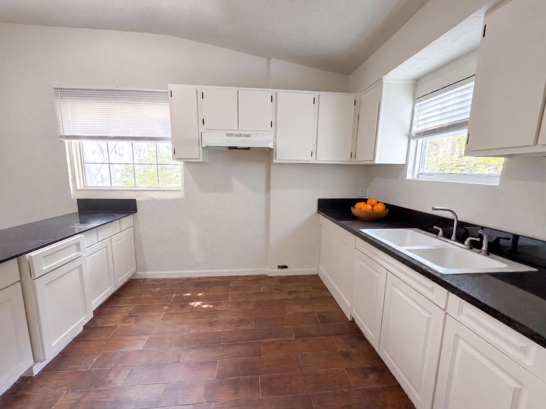 Property photo 2 of 1834 Brooker Rd