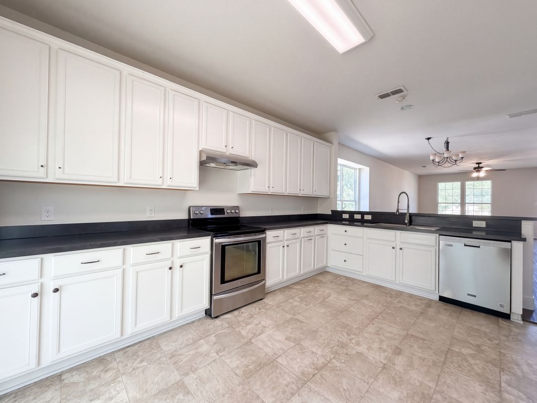 Property photo 2 of 9000 Blackstone Dr