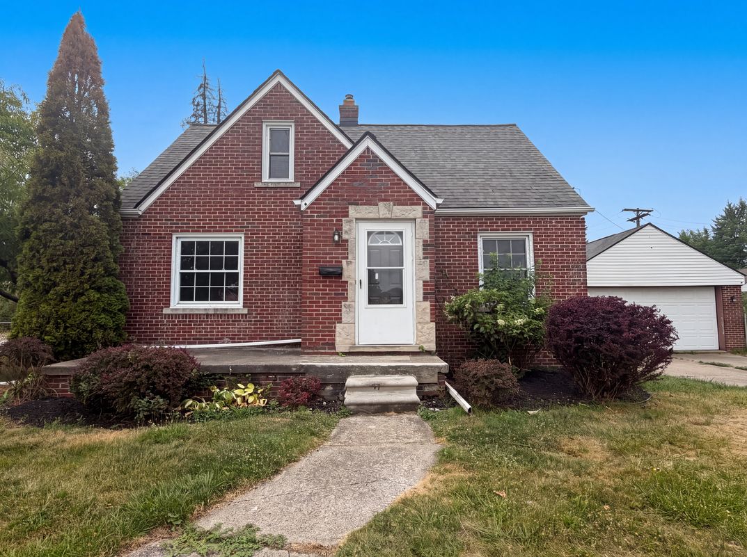 Property photo 1 of 17590 Eastland St