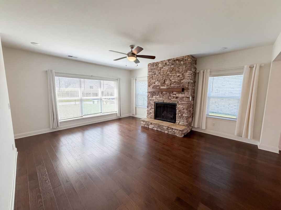 Property photo 3 of 2714 Green Ash Ln
