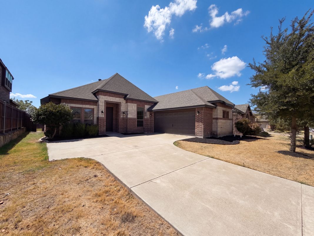 Property photo 1 of 130 Red Pine Dr