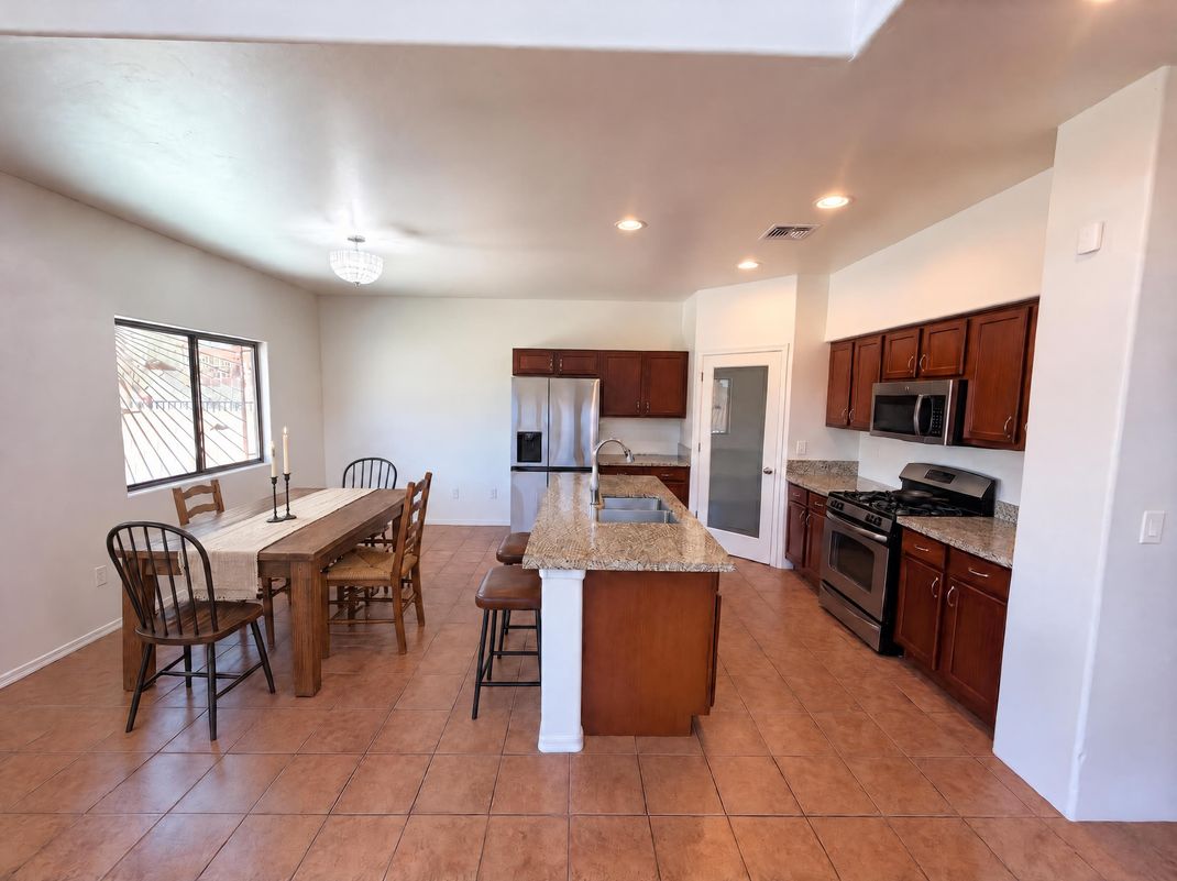 Property photo 2 of 4849 S Albacete Ave