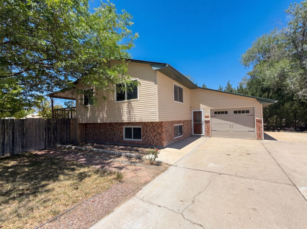 Property photo 1 of 301 4th St