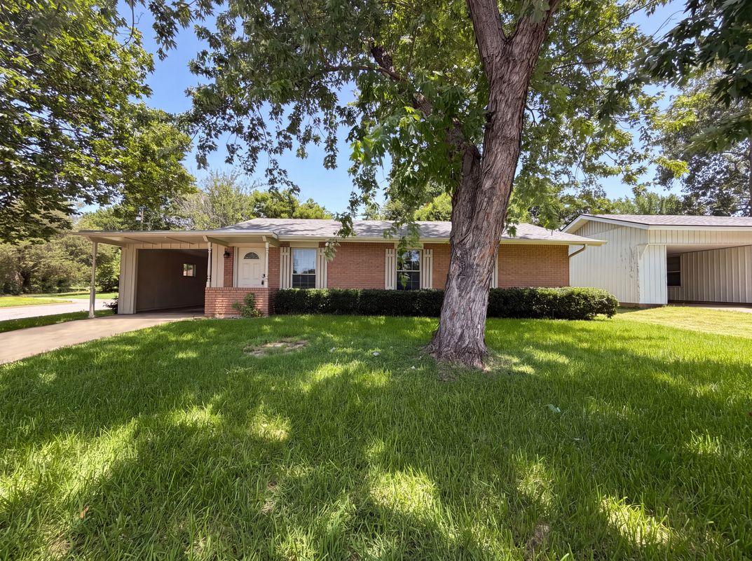 Property photo 1 of 2549 Steven Dr