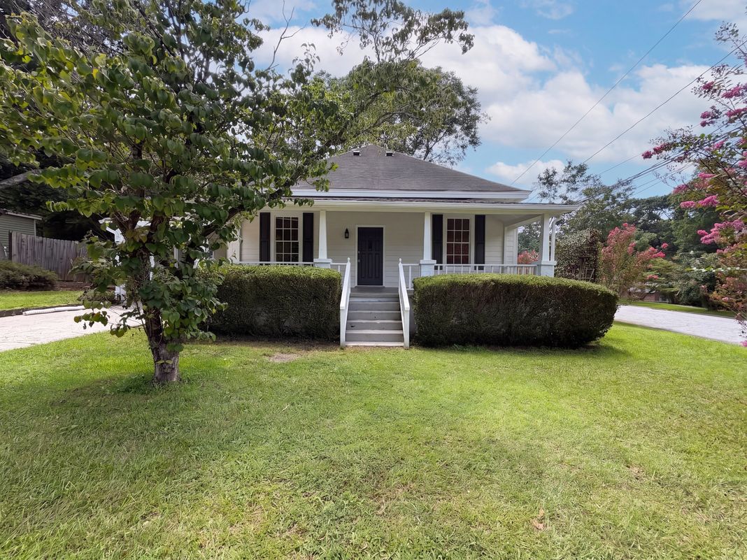 Property photo 1 of 1727 Green St NE