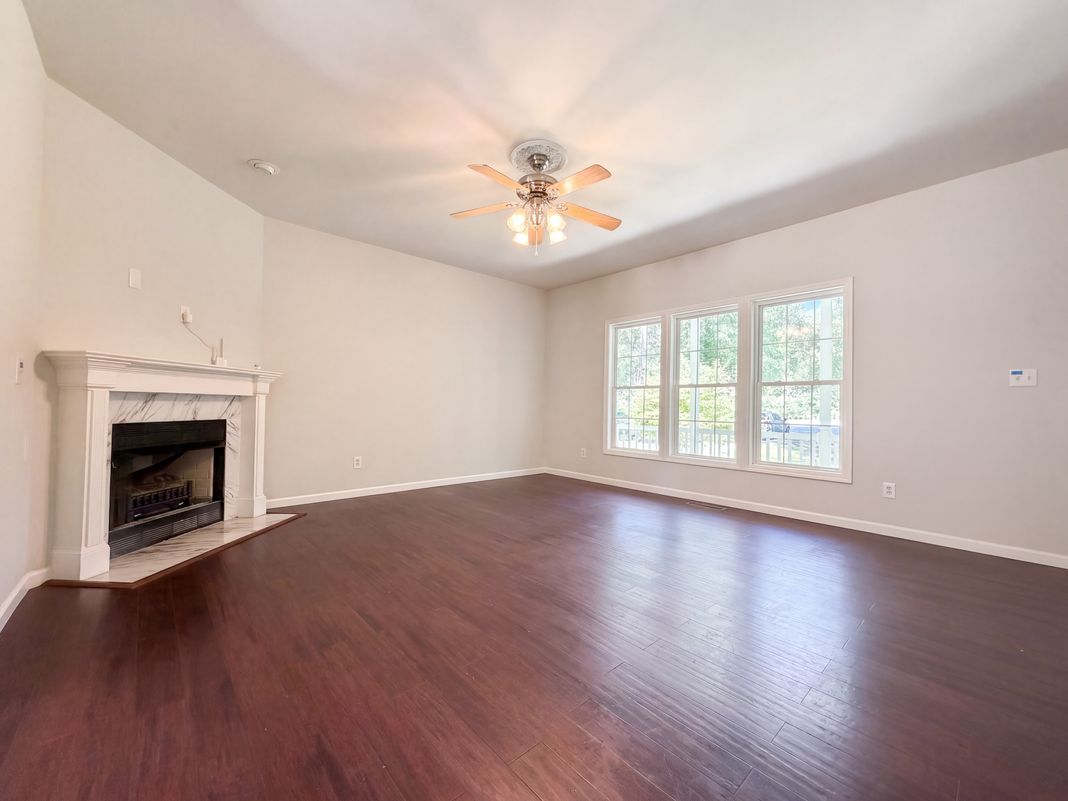 Property photo 3 of 109 Rockrose Ave