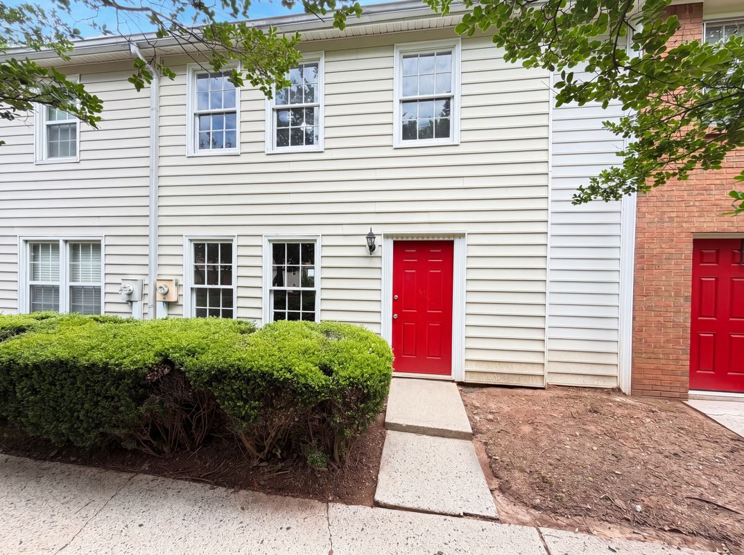Property photo 1 of 237 Chads Ford Way