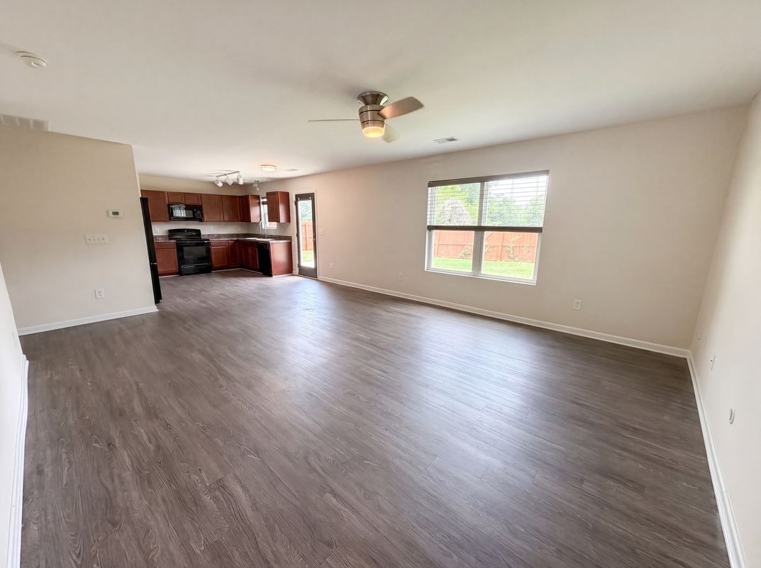 Property photo 3 of 719 Cannonsburg Dr