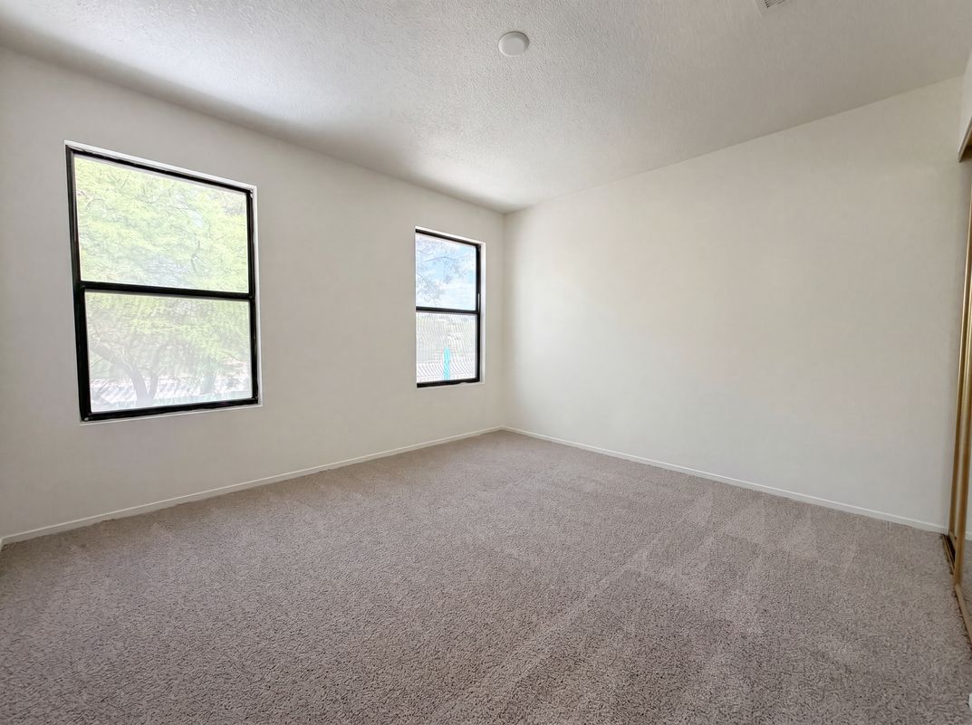 Photo 16 of 28 of 2801 Autumn Haze Ln, Las Vegas, NV