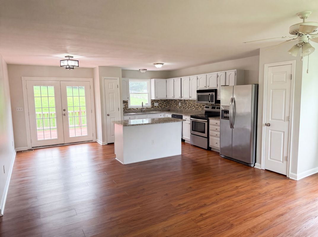 Property photo 3 of 8749 Christopher Ln