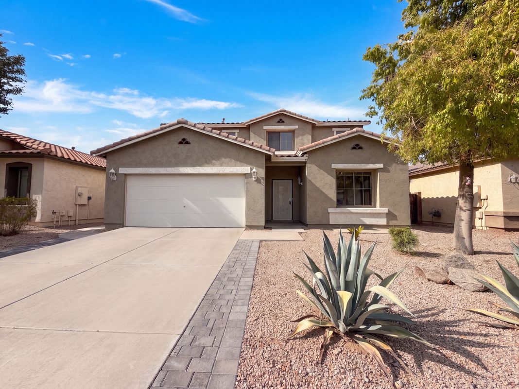 Property photo 1 of 45370 W Paitilla Ln
