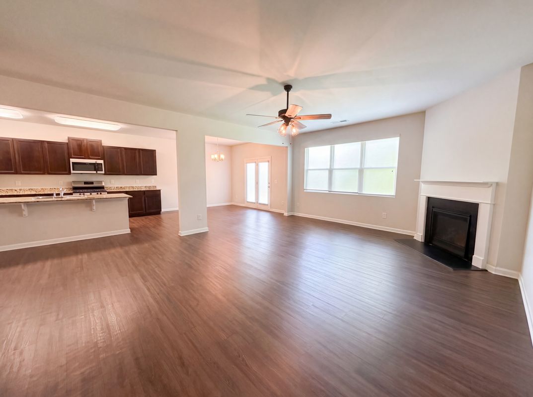 Property photo 3 of 37 Possum Creek Way