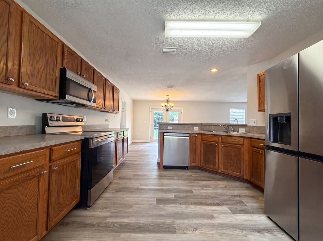 Property photo 2 of 7002 Beekman Lake Dr
