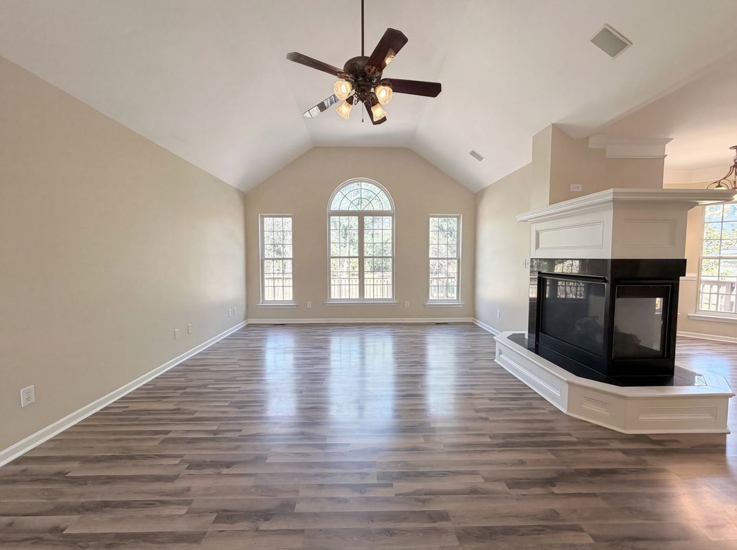 Property photo 3 of 20224 Northport Dr