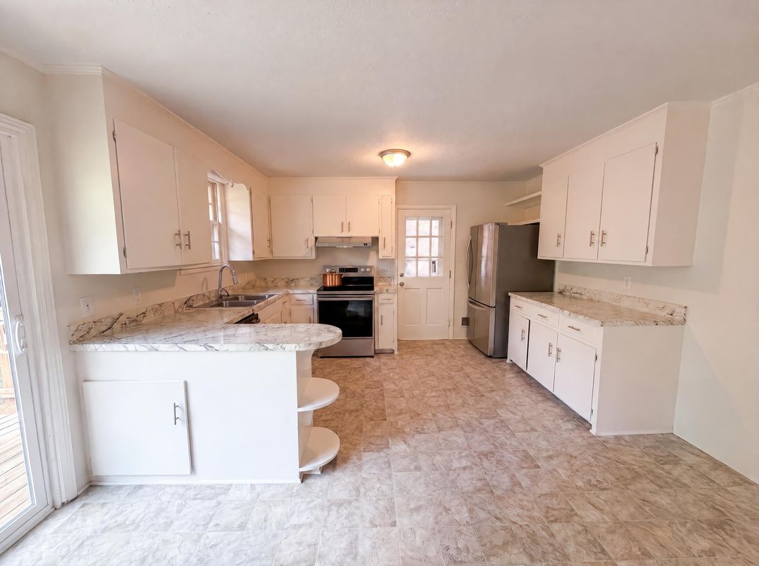 Property photo 2 of 20 Moonglo Cir