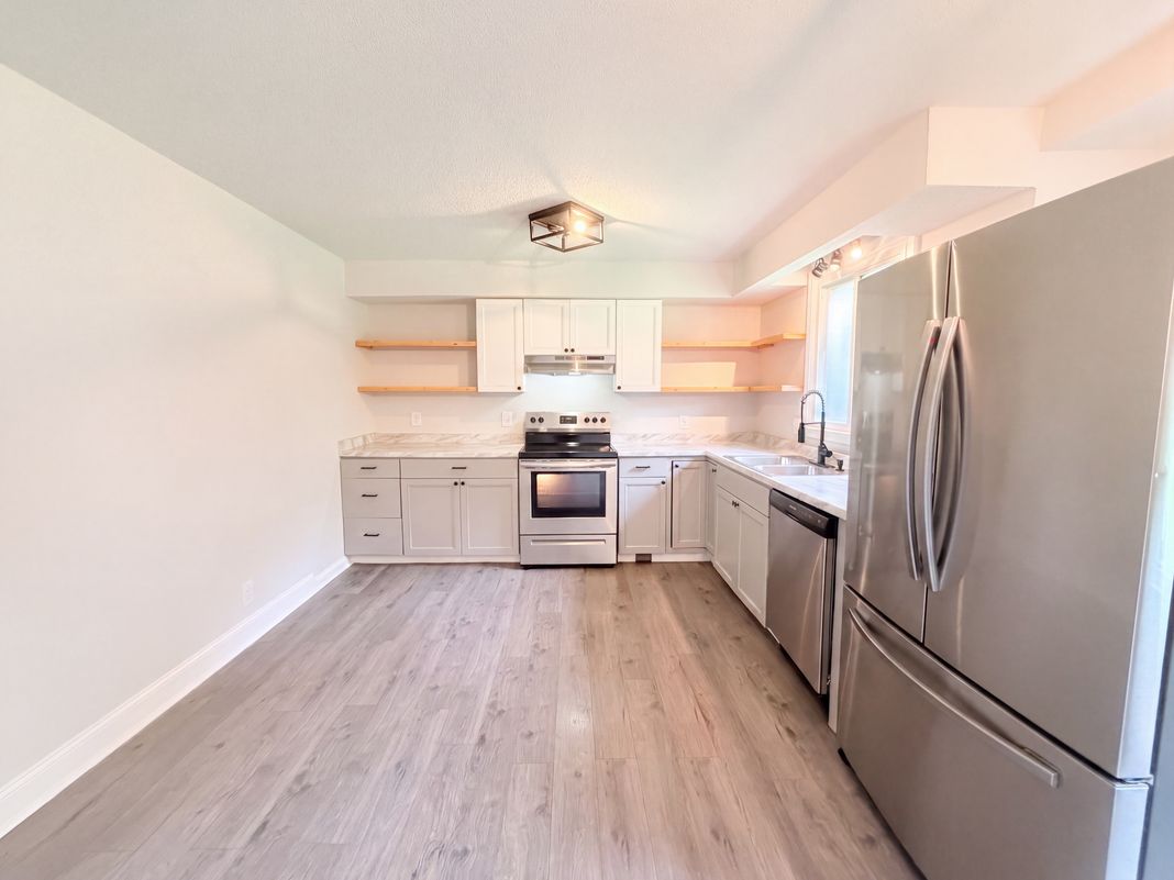 Property photo 2 of 324 Woodale Dr