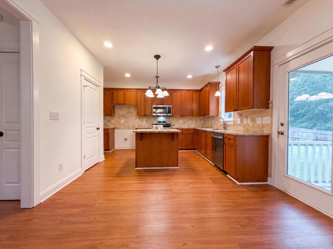Property photo 2 of 352 Collinsworth Dr