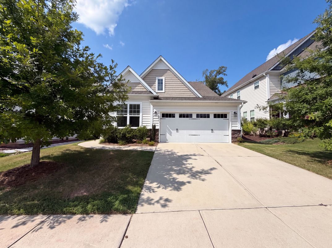 Property photo 1 of 1337 Farm Pond Trl