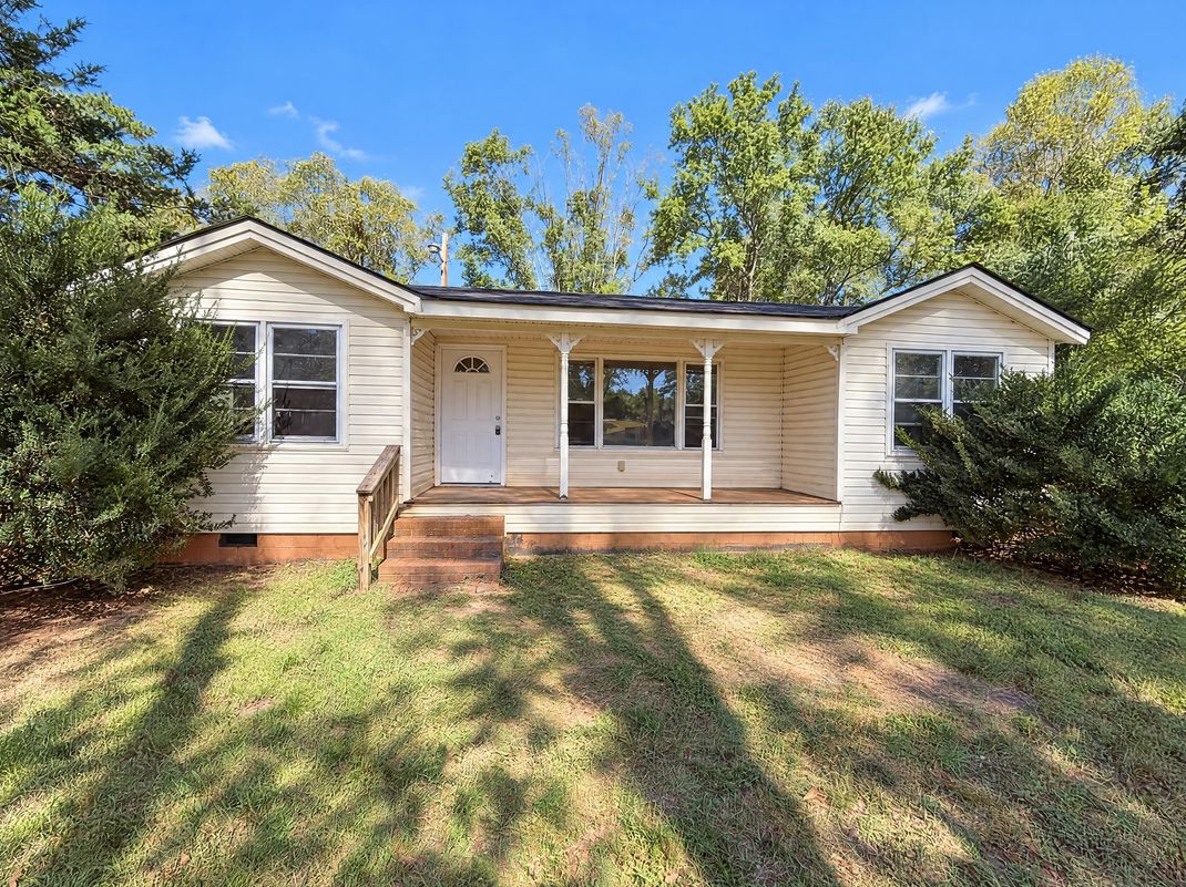 Property photo 1 of 755 Commerce Rd