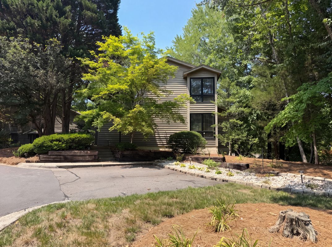 Property photo 1 of 101 Maple Hill Ct
