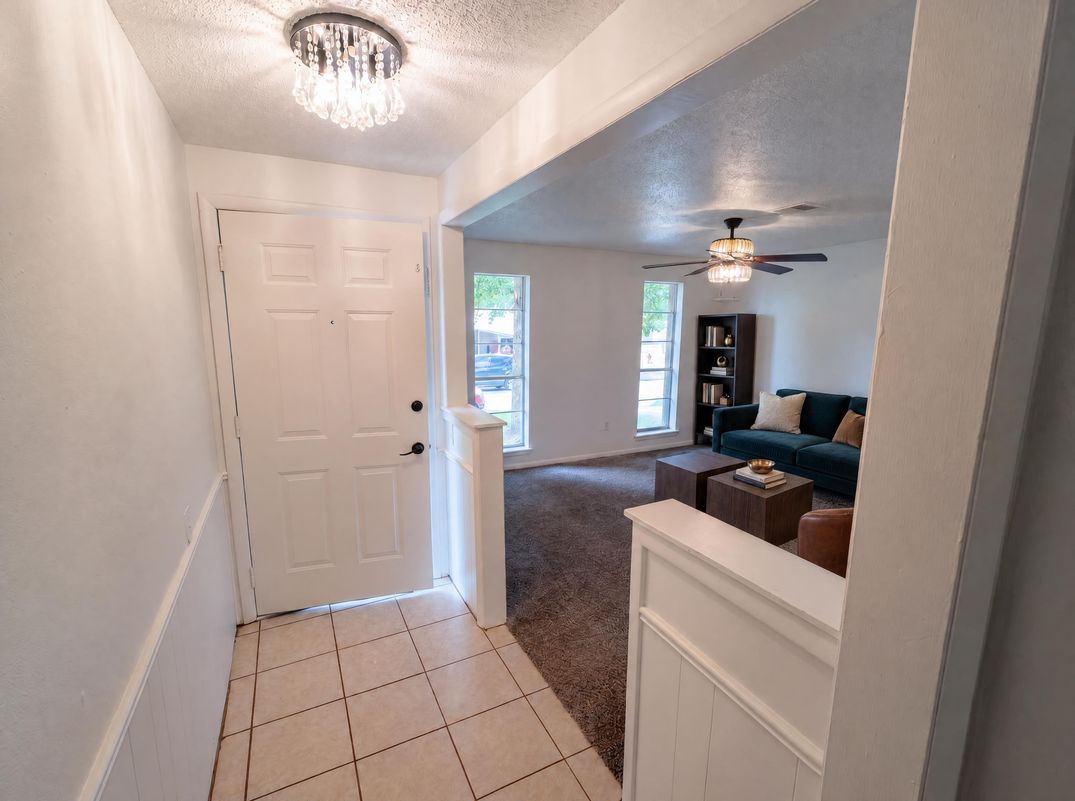 Property photo 3 of 1513 N Bradley Ave