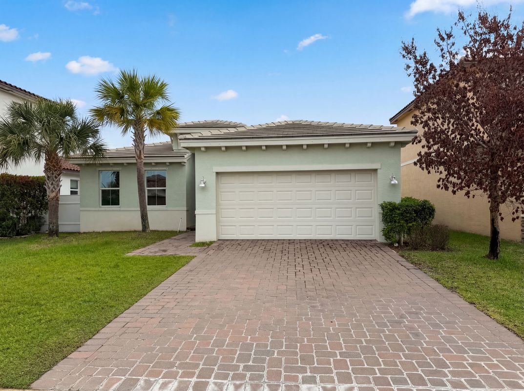 Property photo 1 of 12473 NW Lynch Ln