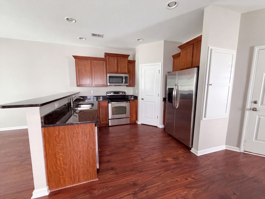 Property photo 2 of 815 Parnell Ct