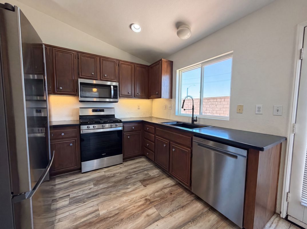 Photo 7 of 20 of 22125 Country Hills Dr, Wildomar, CA