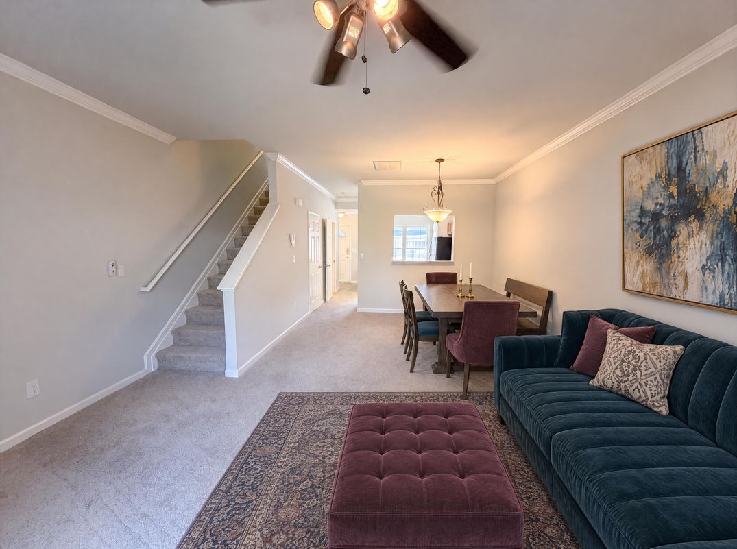 Property photo 3 of 615 Graythorn Ln