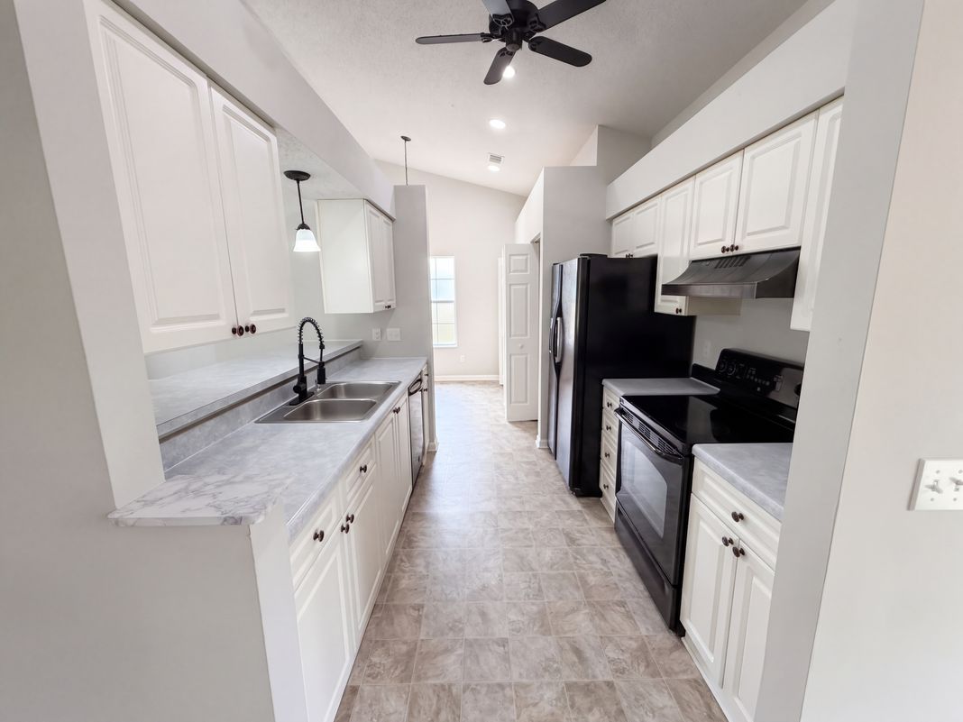Property photo 2 of 305 Pebble Creek Ct