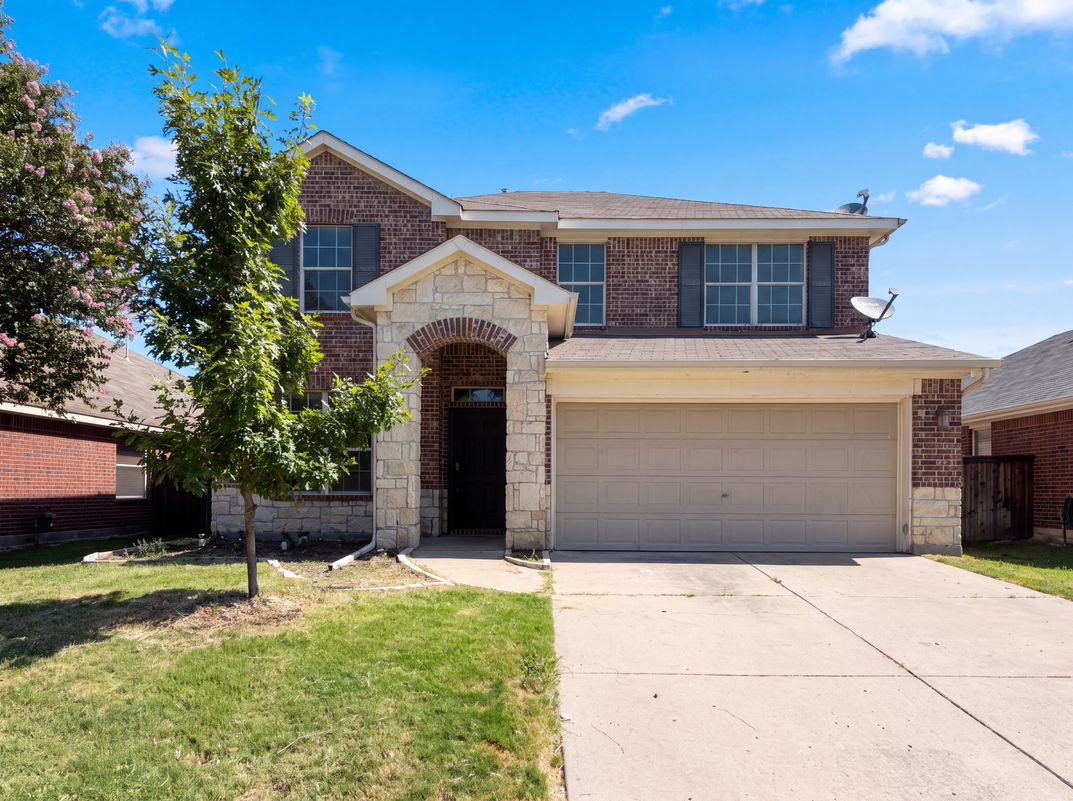 Property photo 1 of 1421 Sparrow Dr