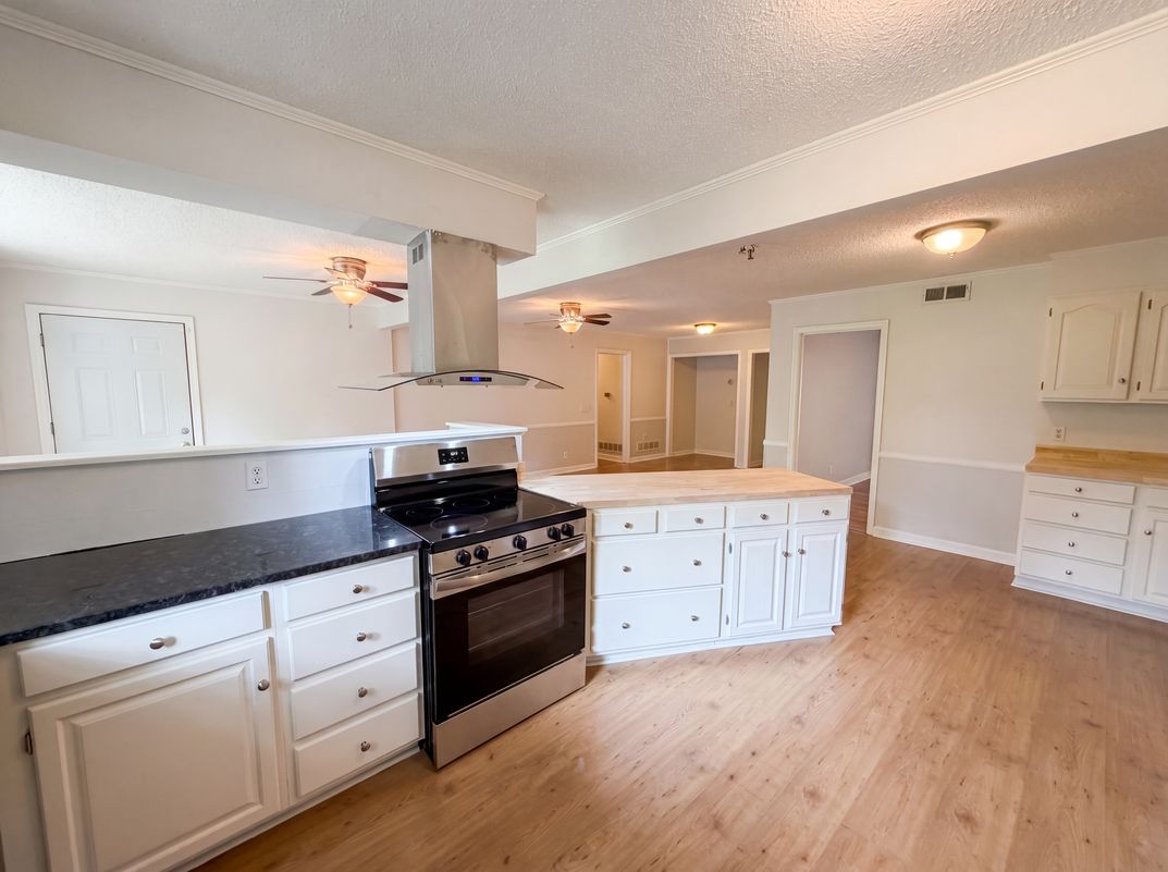 Property photo 2 of 6456 Yorkshire Dr