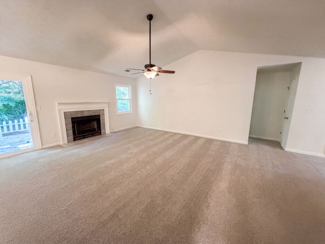 Property photo 3 of 3725 Windy Hill Dr SE