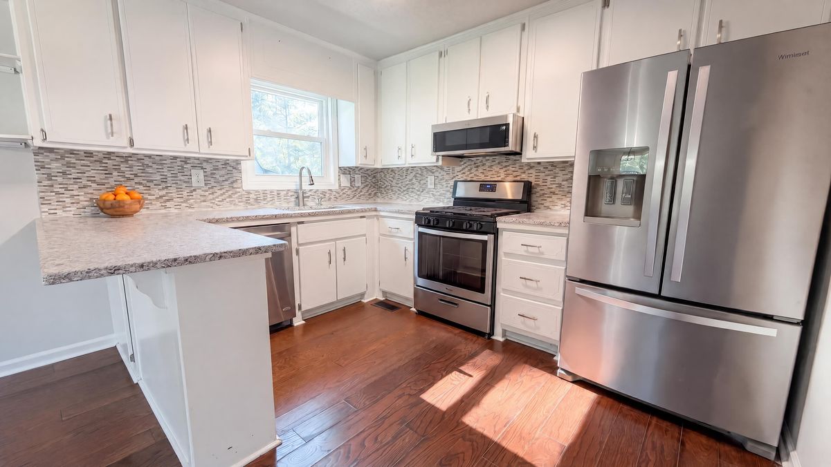Property photo 2 of 2984 Fetlock Dr SW