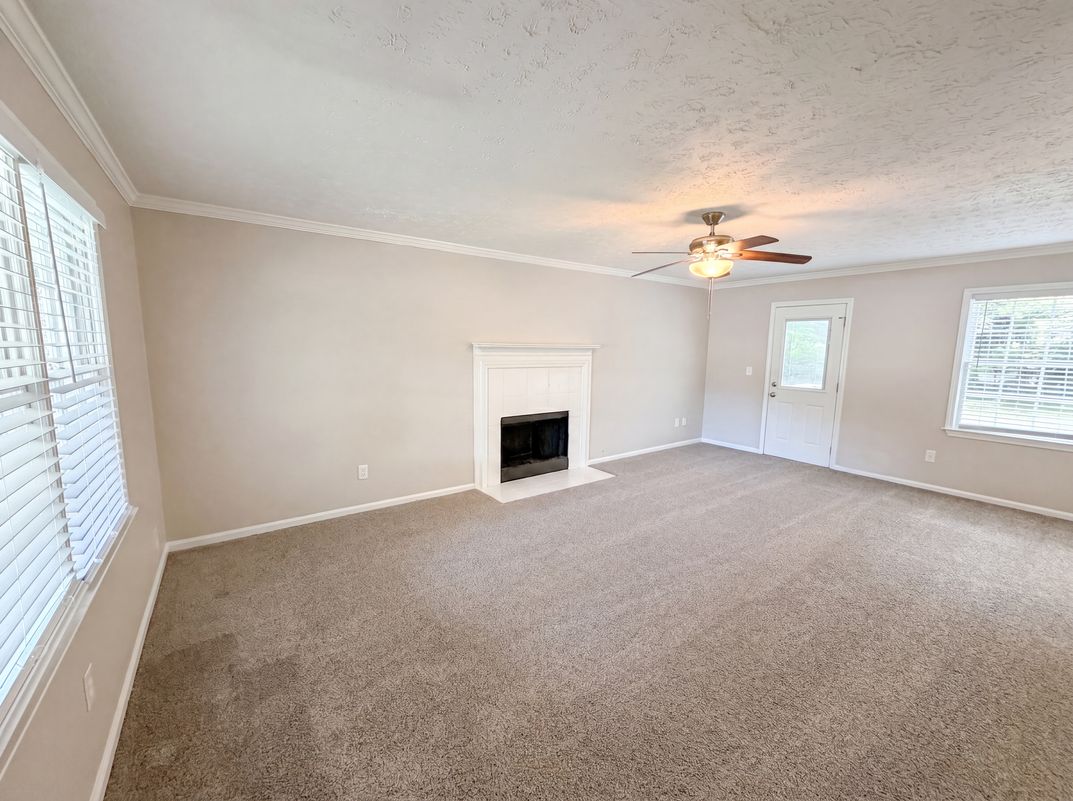 Property photo 3 of 4078 Tara Ct