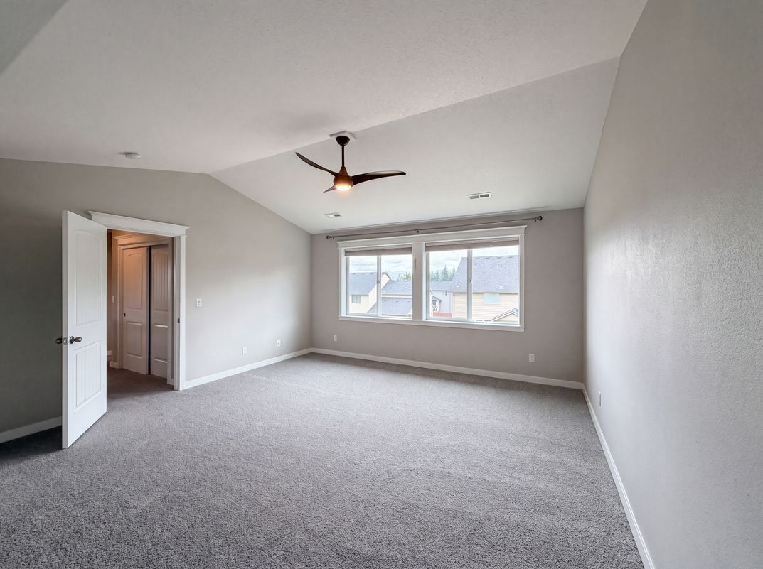 Photo 4 of 26 of 2958 SW Redmond Hill Rd, McMinnville, OR