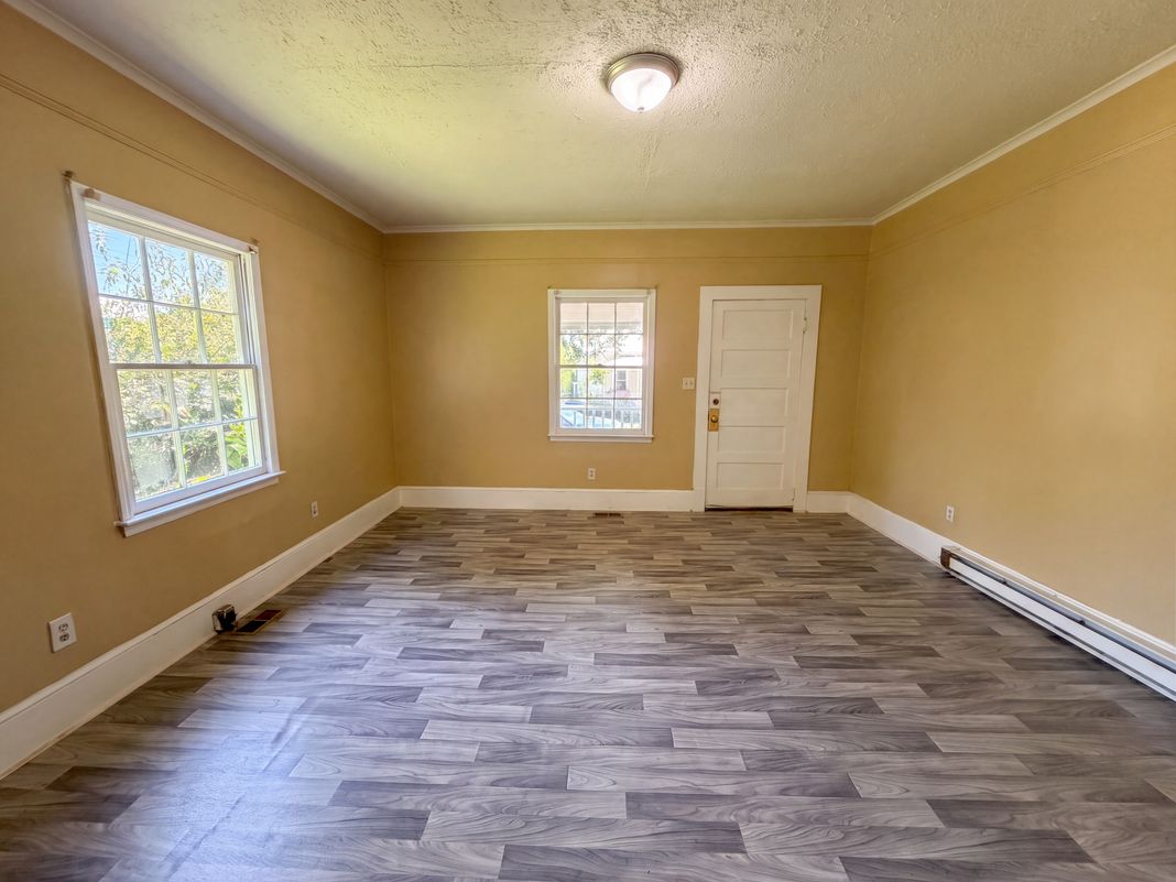 Property photo 3 of 372 Oliver St
