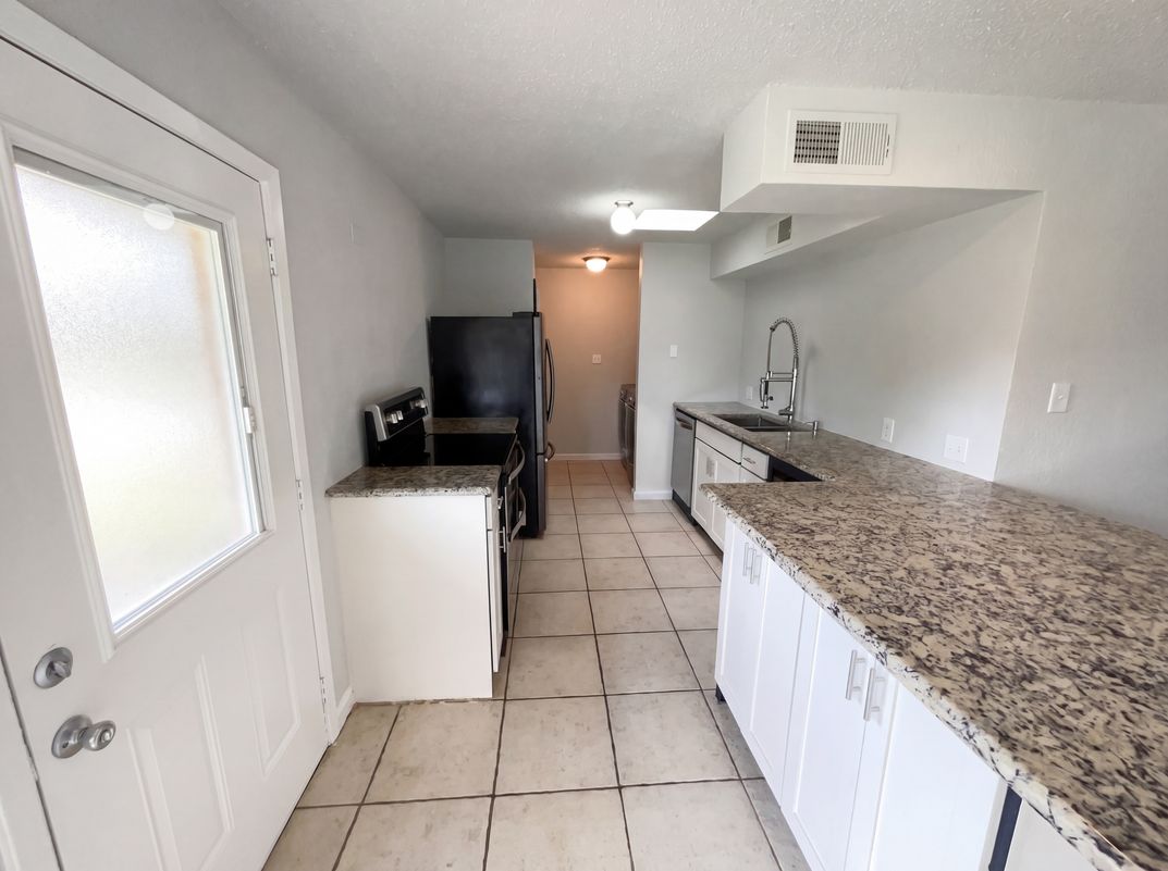 Property photo 2 of 3801 Grecian Ct