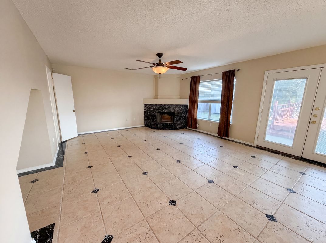 Property photo 3 of 2727 High Point Dr