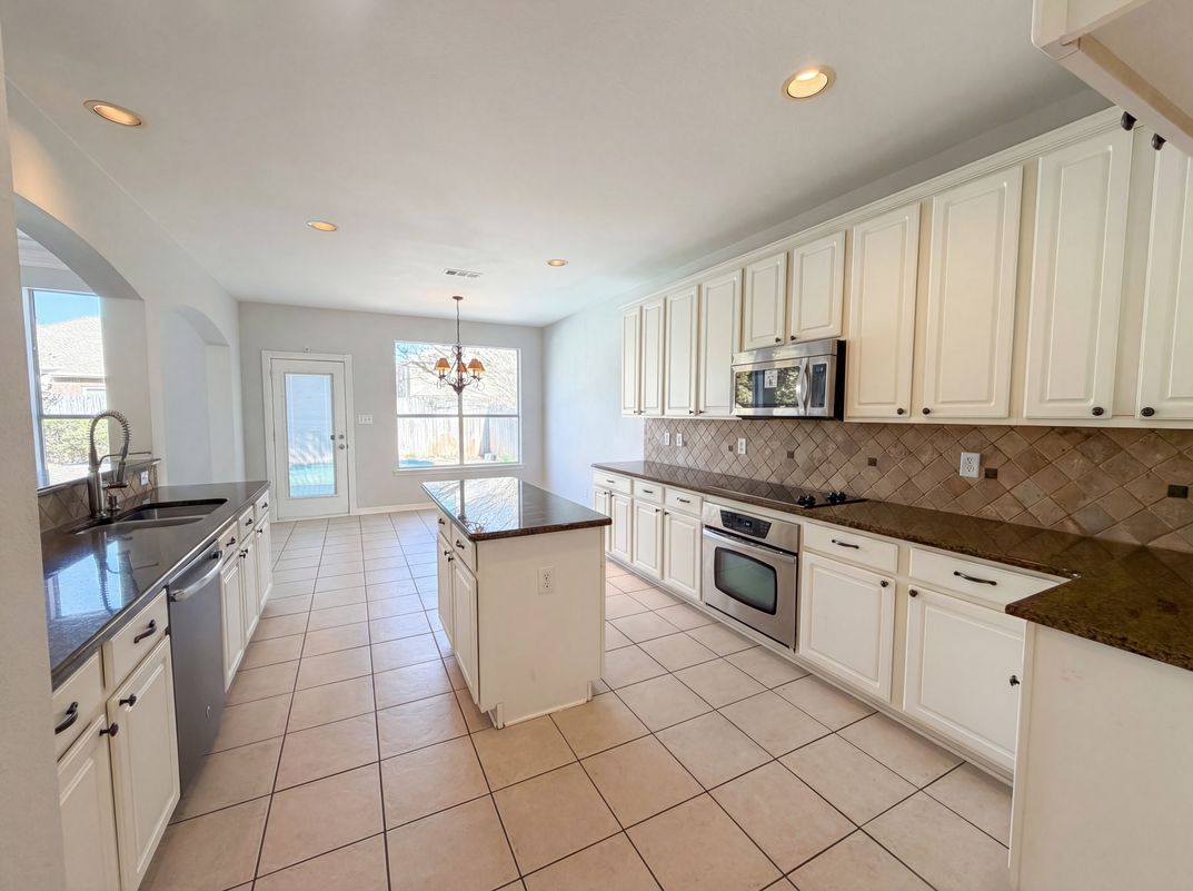 Property photo 2 of 1412 Spring Ridge Ln
