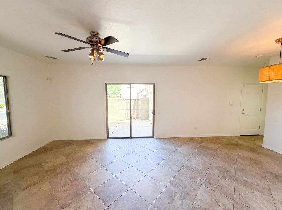 Property photo 3 of 3968 E Melinda Dr