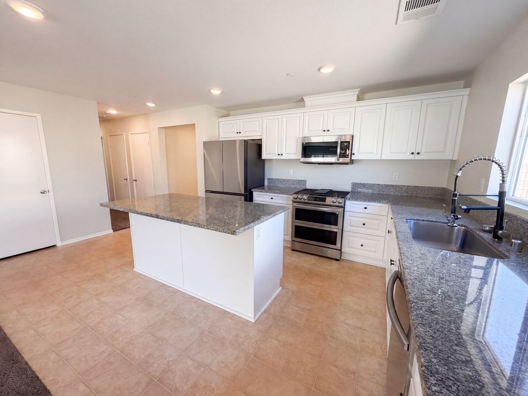 Property photo 2 of 14220 Bison Ct