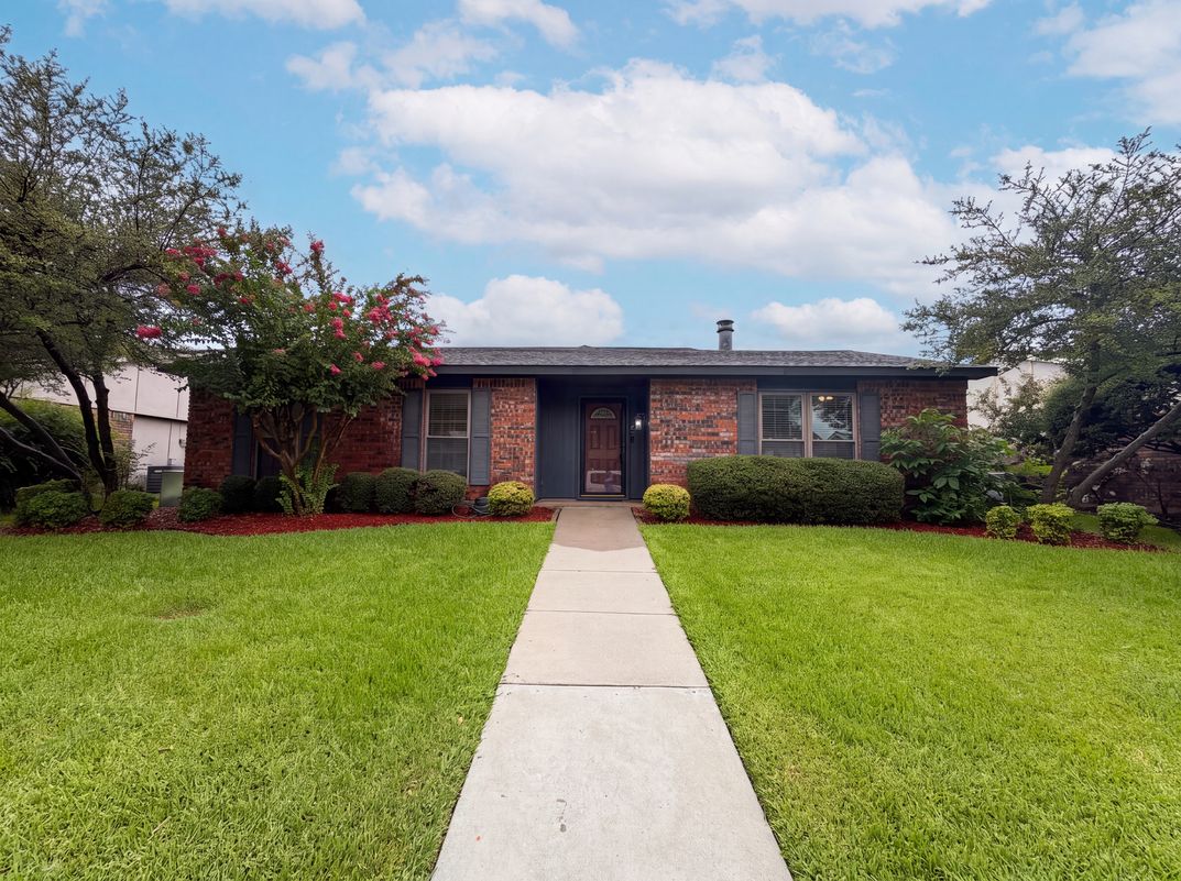 Property photo 1 of 530 Shadowcrest Ln